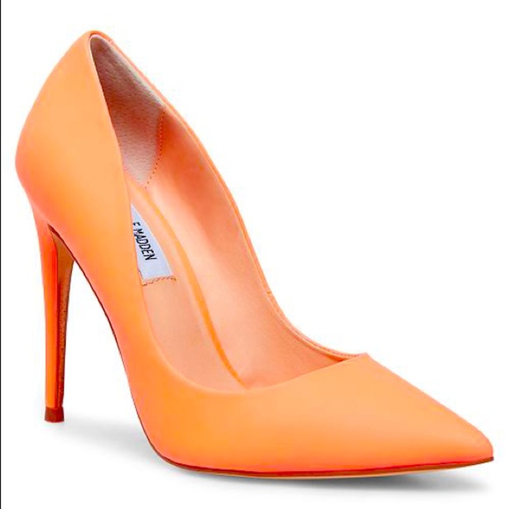 Steve Madden Daisy Pumps